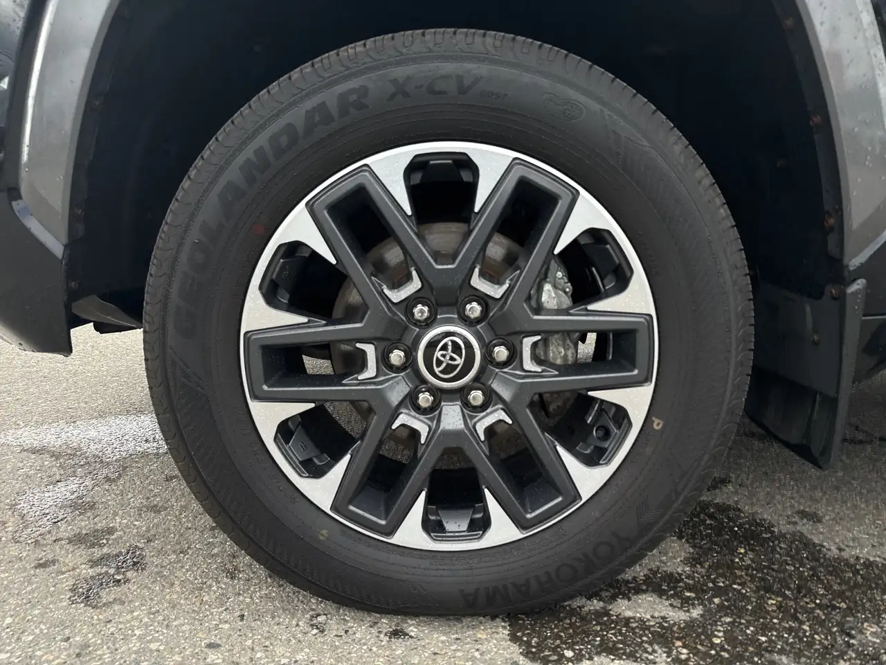 Toyota Tundra снимка Toyota Tundra