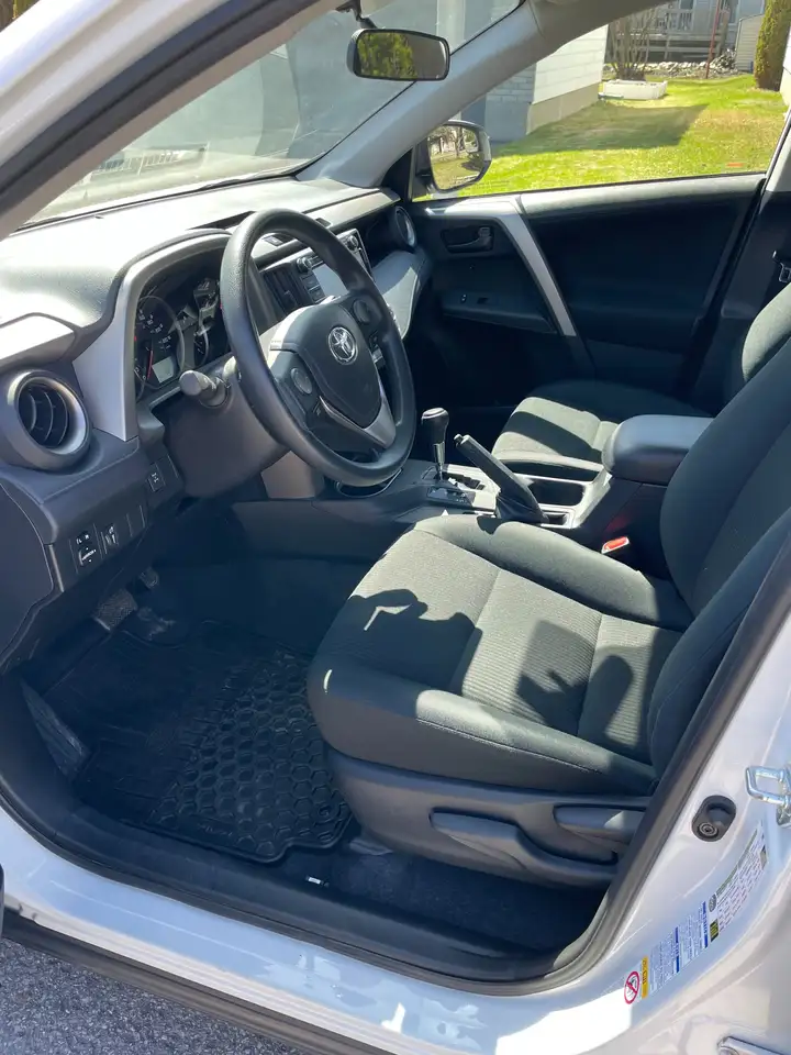 Toyota RAV 4 снимка Toyota RAV 4