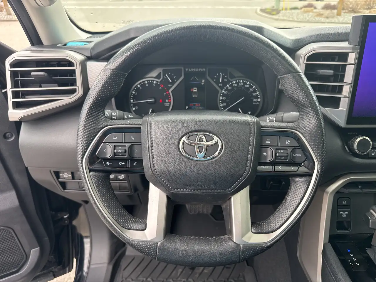 Toyota Tundra снимка Toyota Tundra