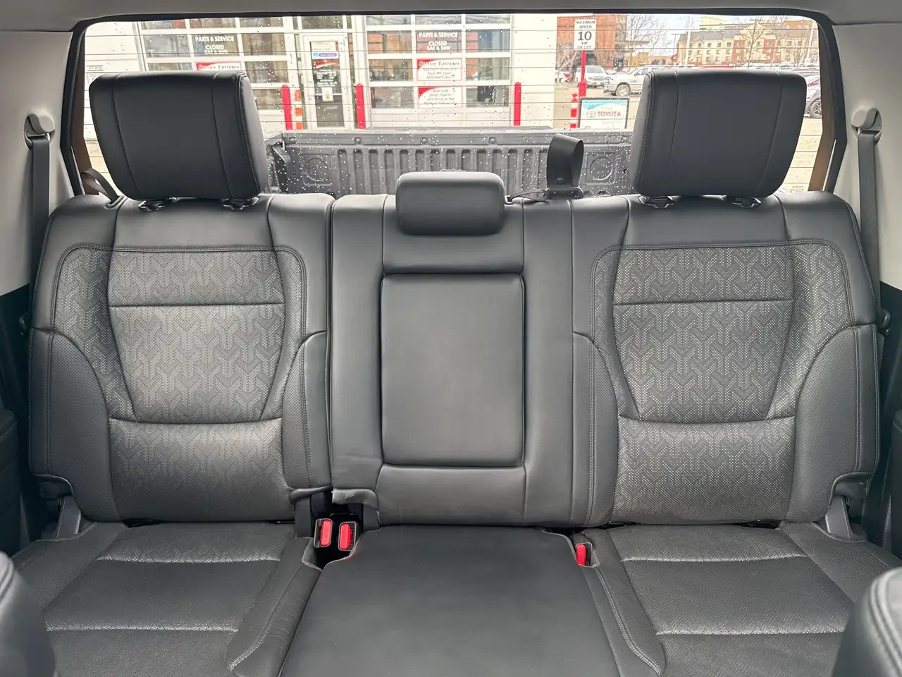 Toyota Tundra снимка Toyota Tundra