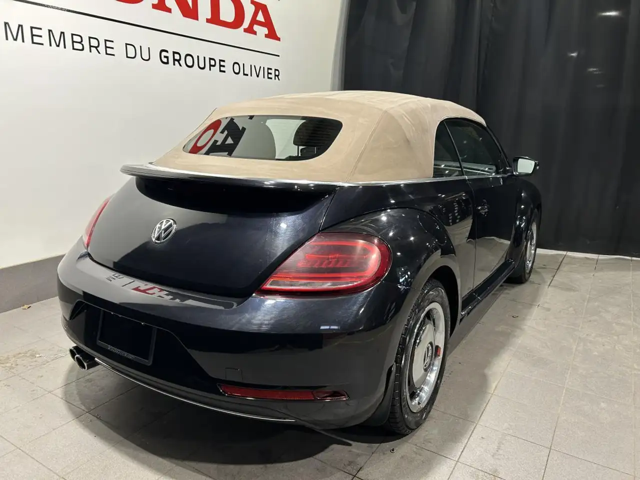 Volkswagen Beetle снимка Volkswagen Beetle
