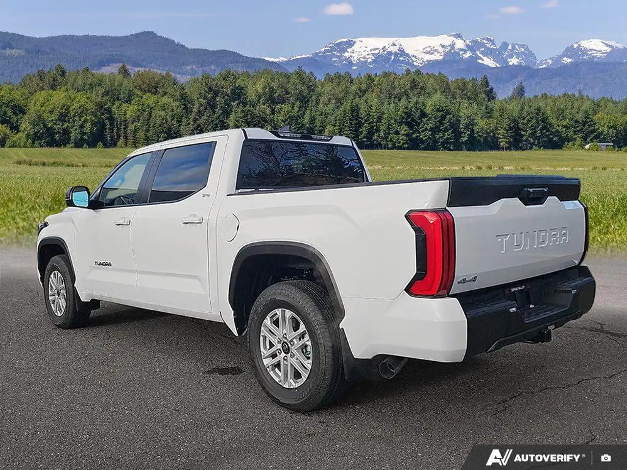 Toyota Tundra снимка Toyota Tundra