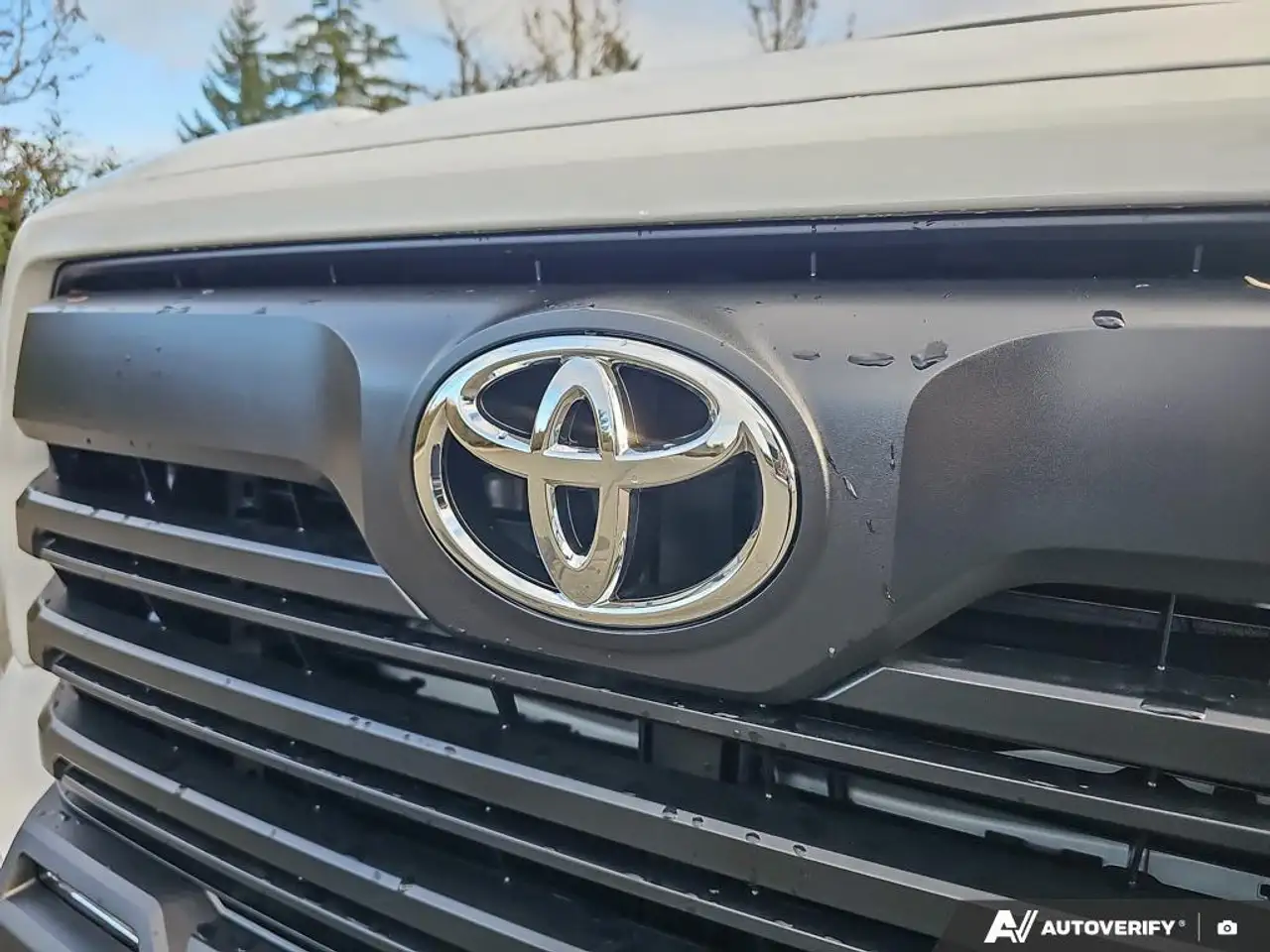 Toyota Tundra снимка Toyota Tundra