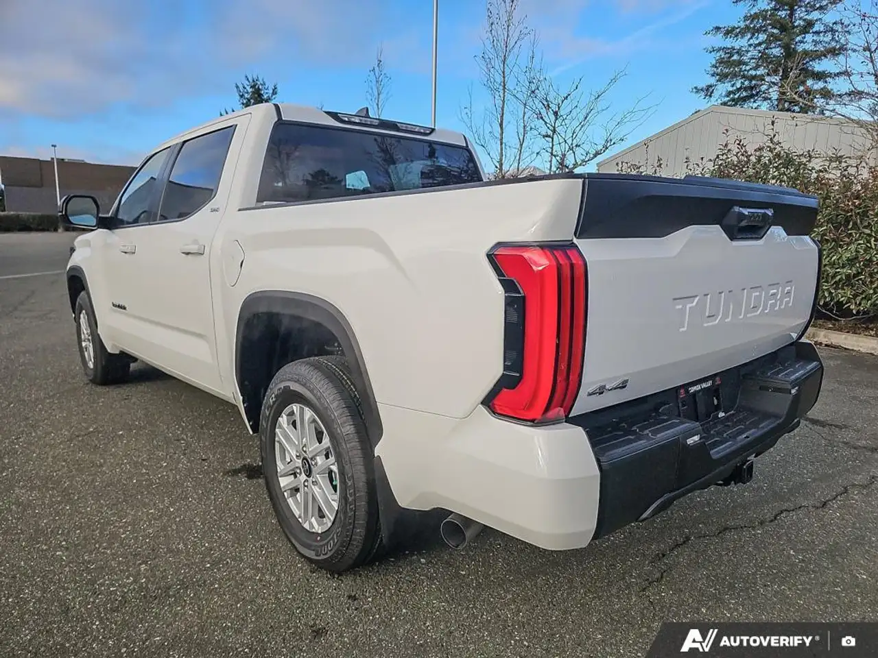 Toyota Tundra снимка Toyota Tundra
