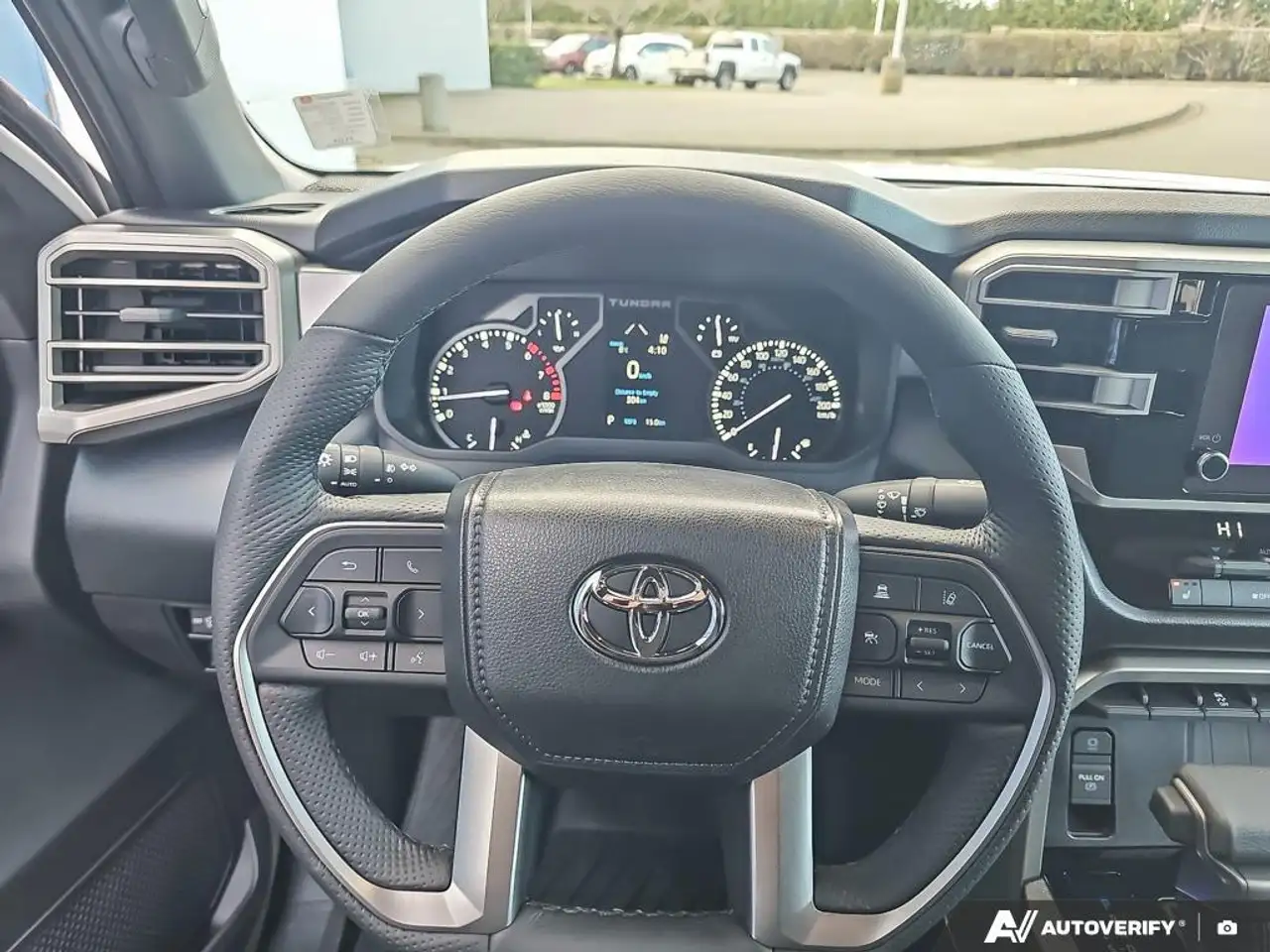 Toyota Tundra снимка Toyota Tundra