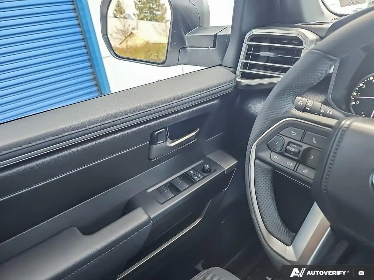 Toyota Tundra снимка Toyota Tundra