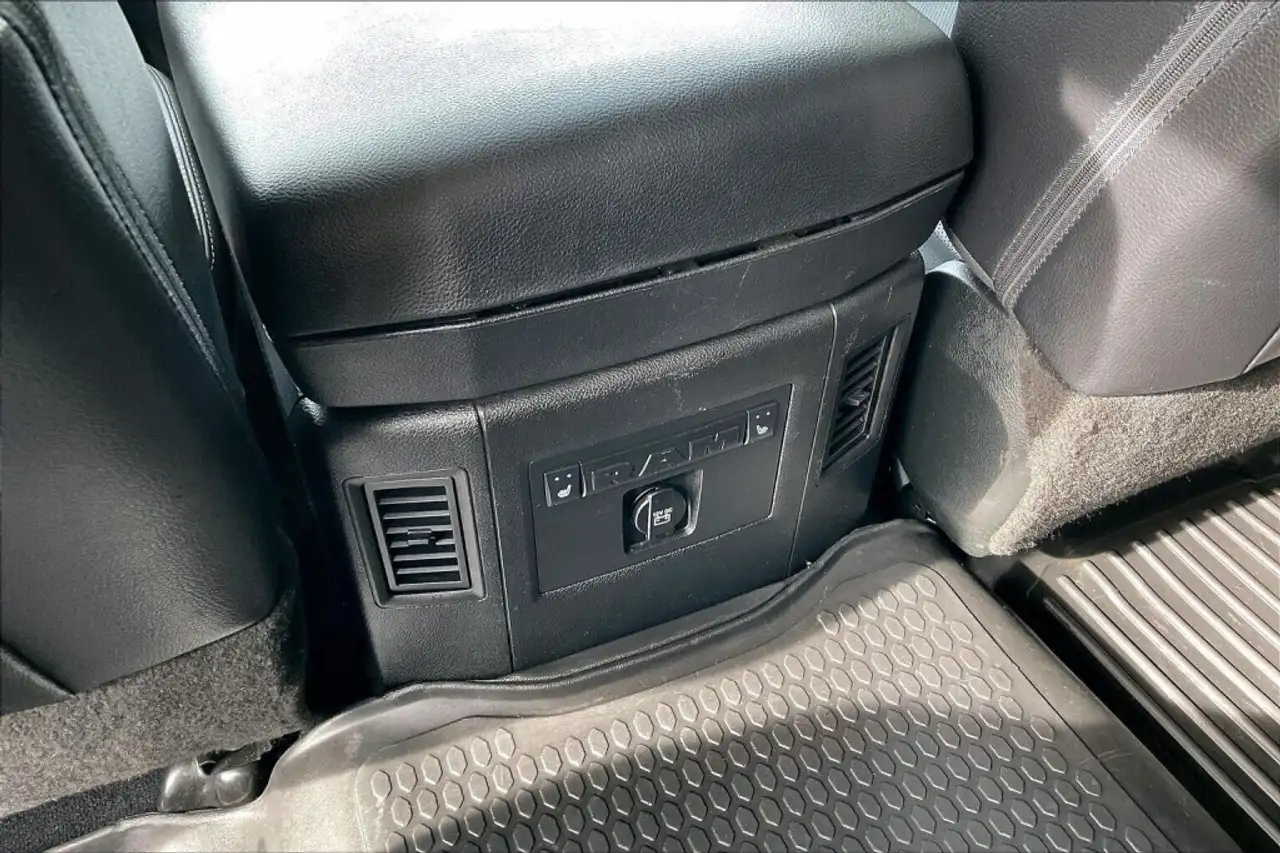 RAM 2500 снимка RAM 2500