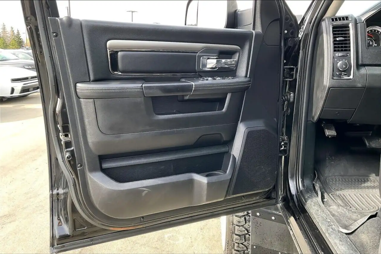 RAM 2500 снимка RAM 2500