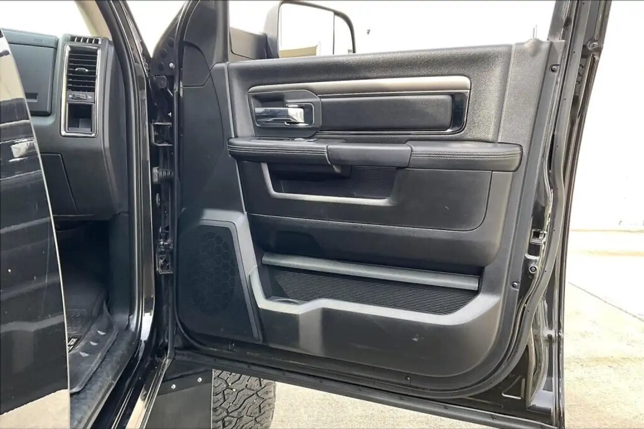RAM 2500 снимка RAM 2500