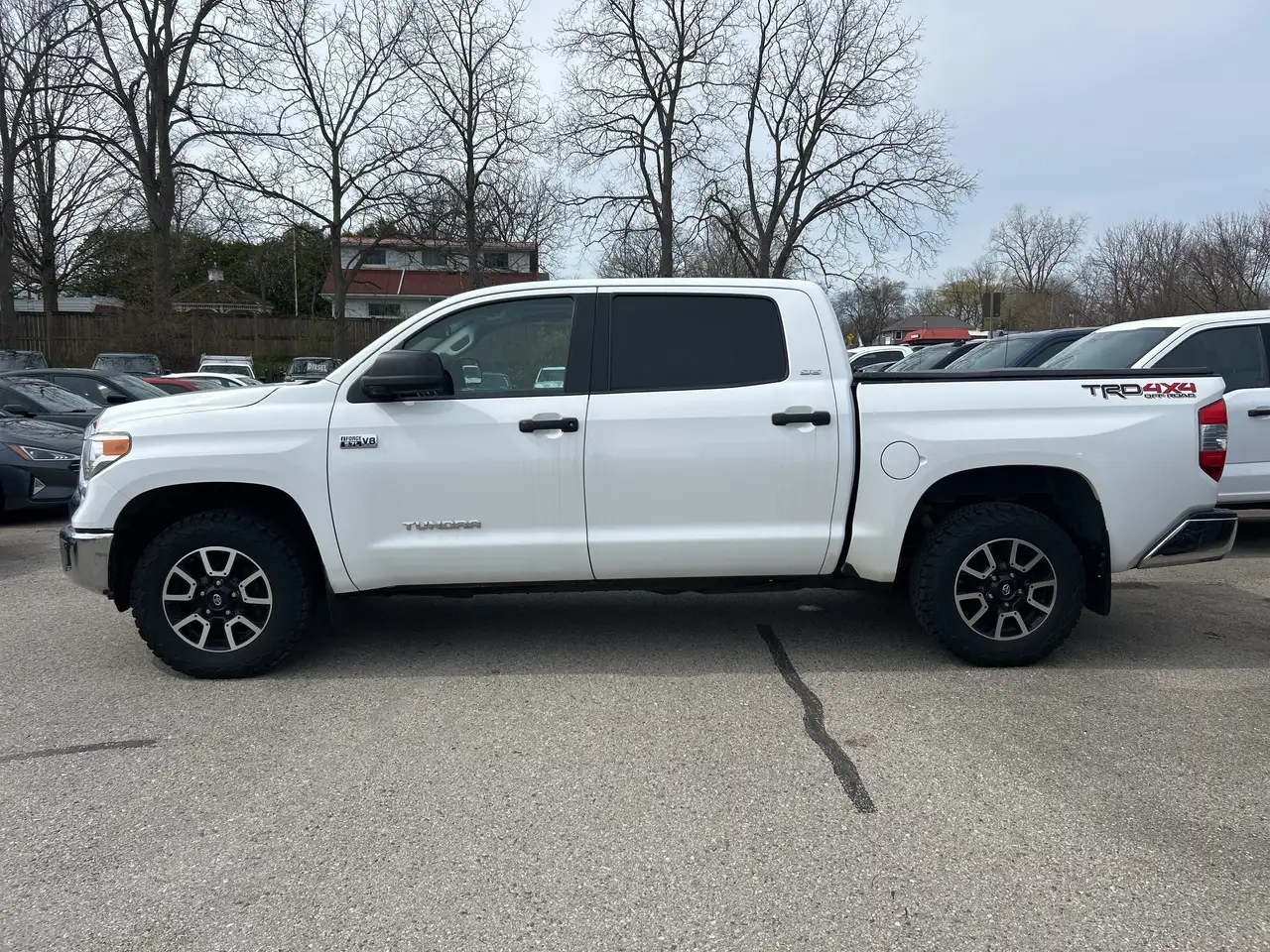 Toyota Tundra снимка Toyota Tundra