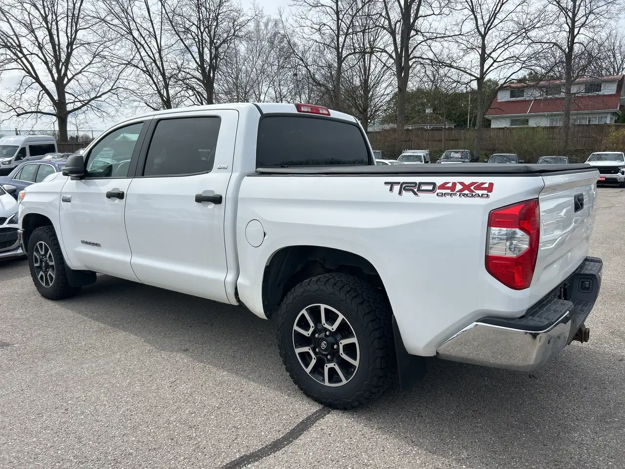 Toyota Tundra снимка Toyota Tundra