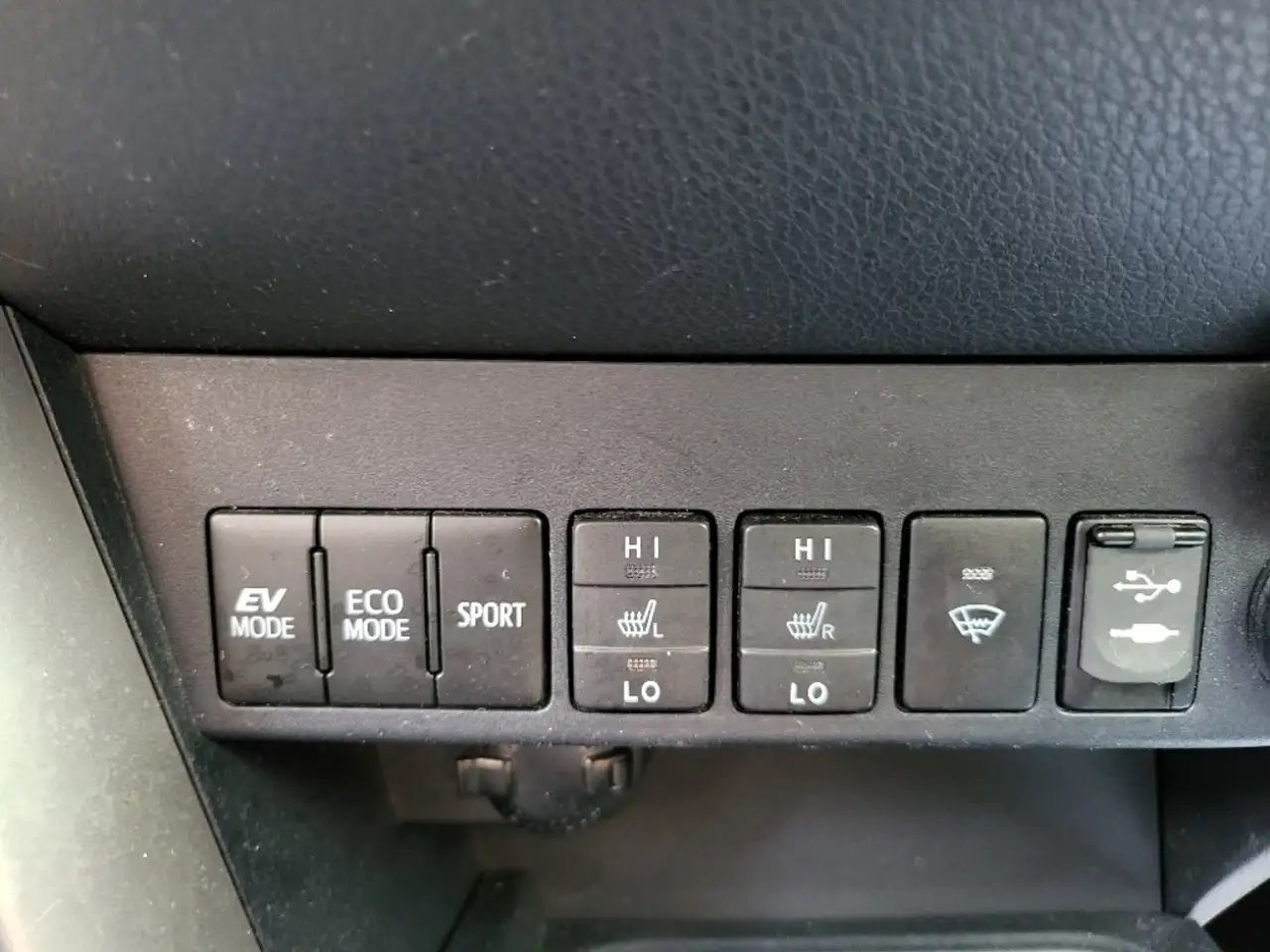 Toyota RAV 4 photo Toyota RAV 4