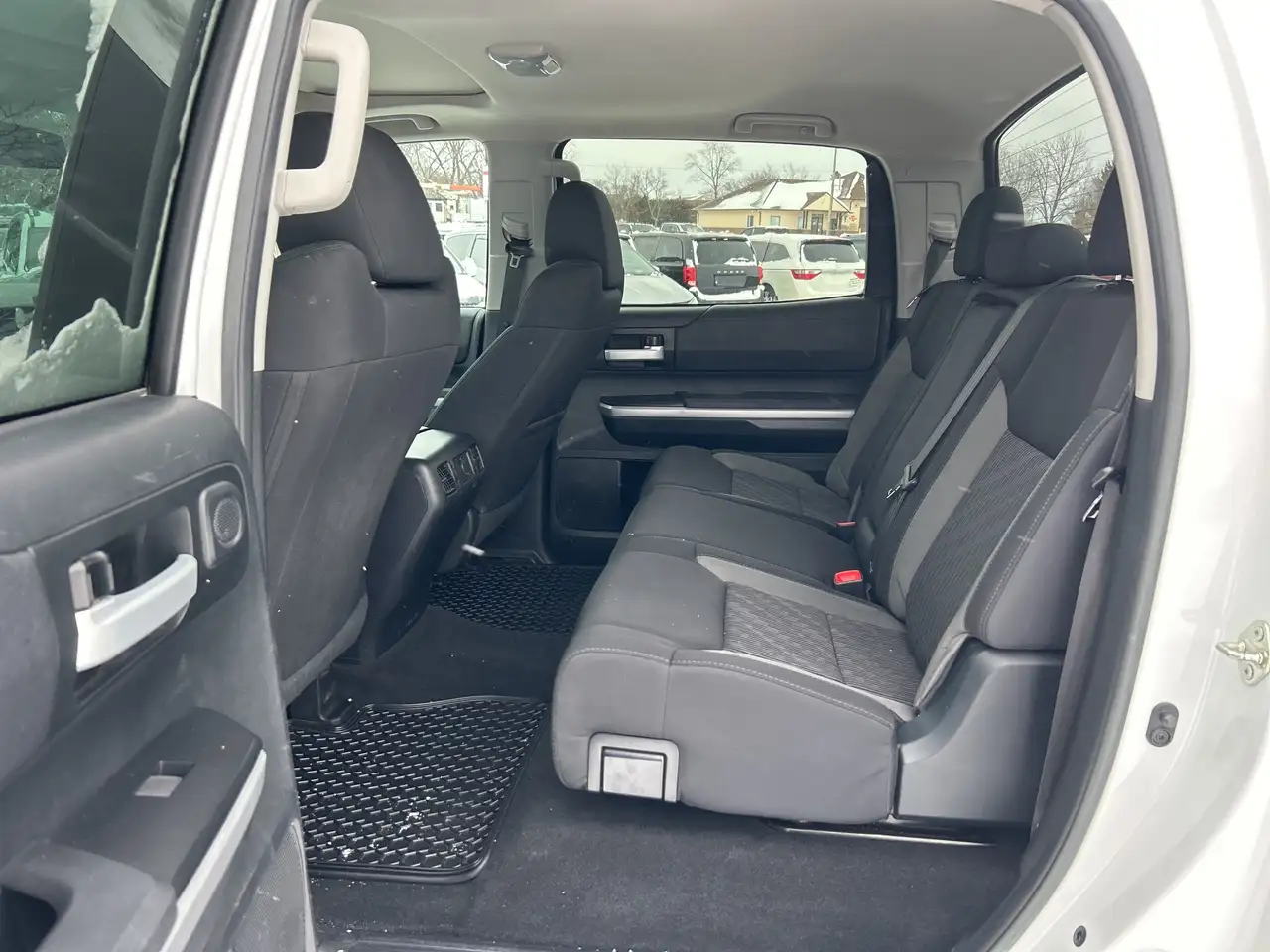 Toyota Tundra снимка Toyota Tundra