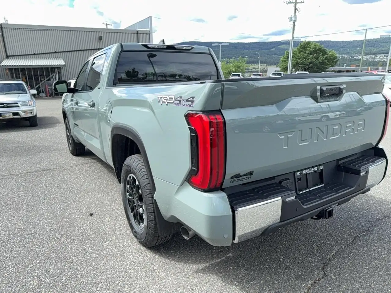Toyota Tundra снимка Toyota Tundra