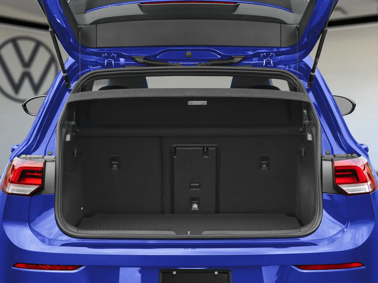 Volkswagen Golf R photo Volkswagen Golf R