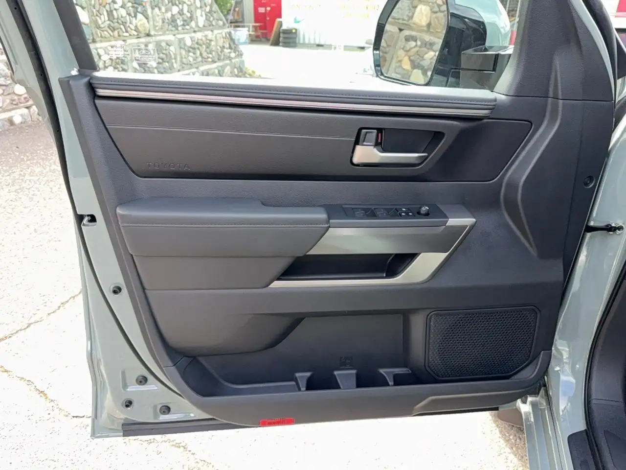 Toyota Tundra снимка Toyota Tundra
