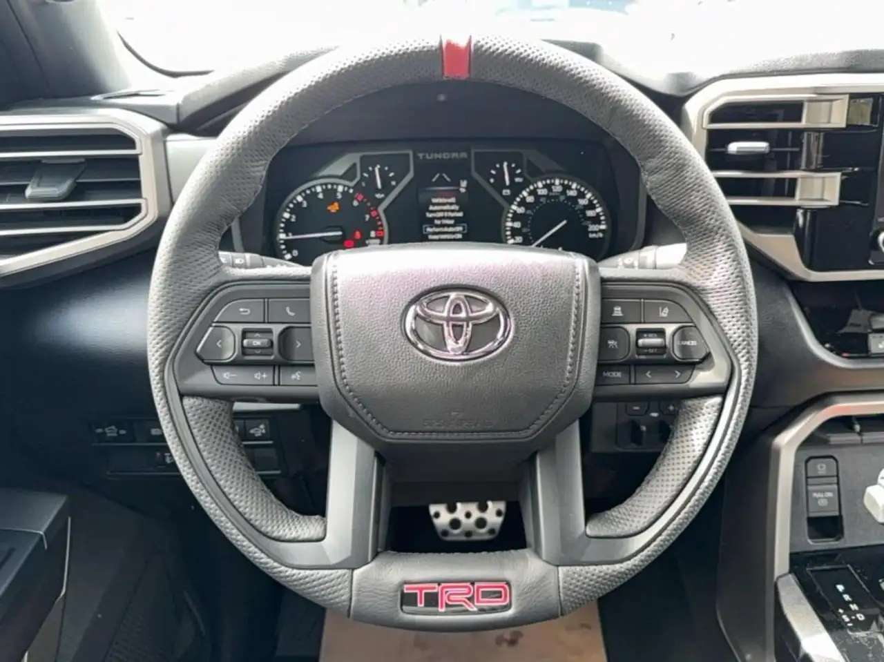 Toyota Tundra снимка Toyota Tundra