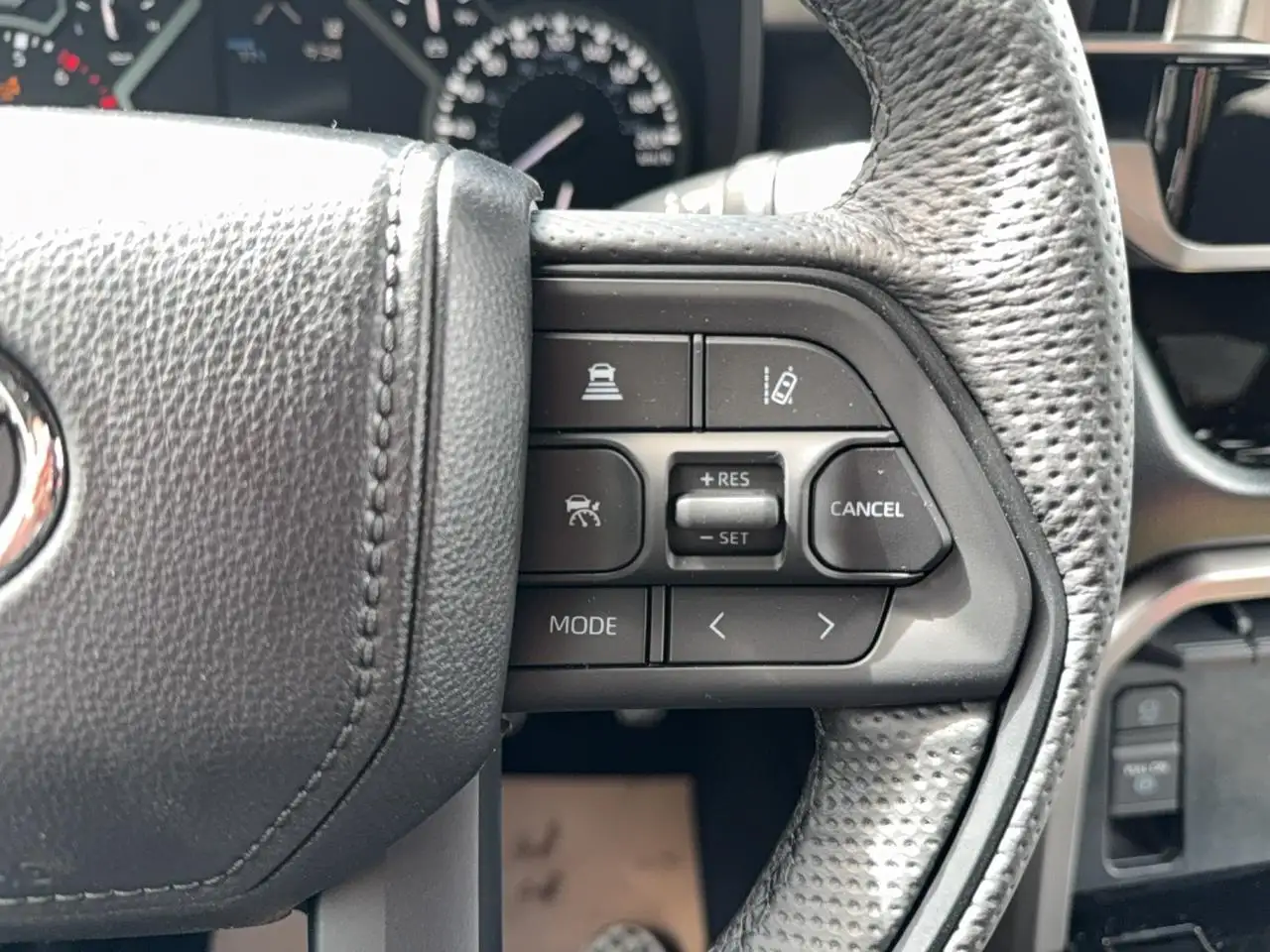 Toyota Tundra снимка Toyota Tundra