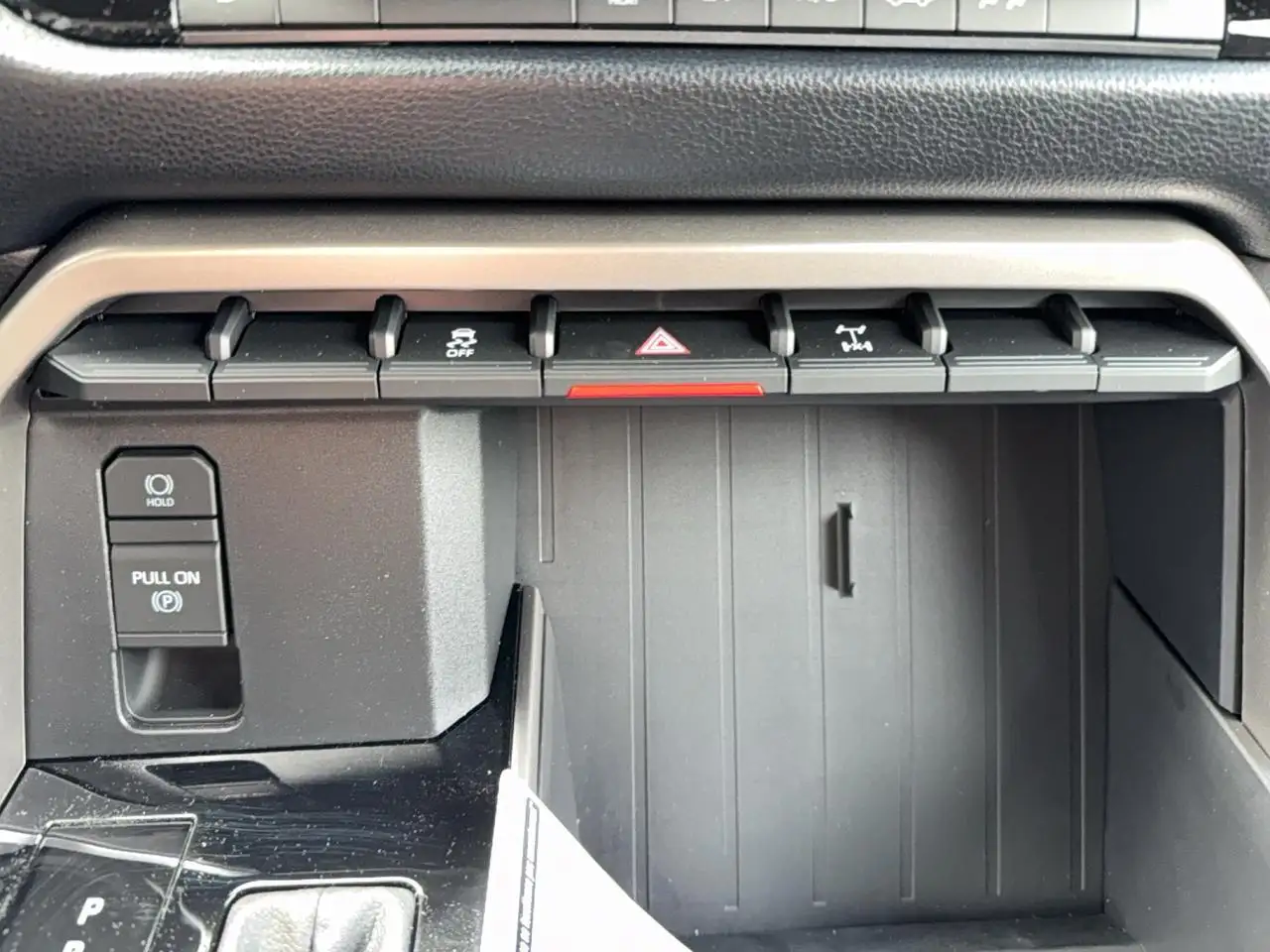 Toyota Tundra снимка Toyota Tundra