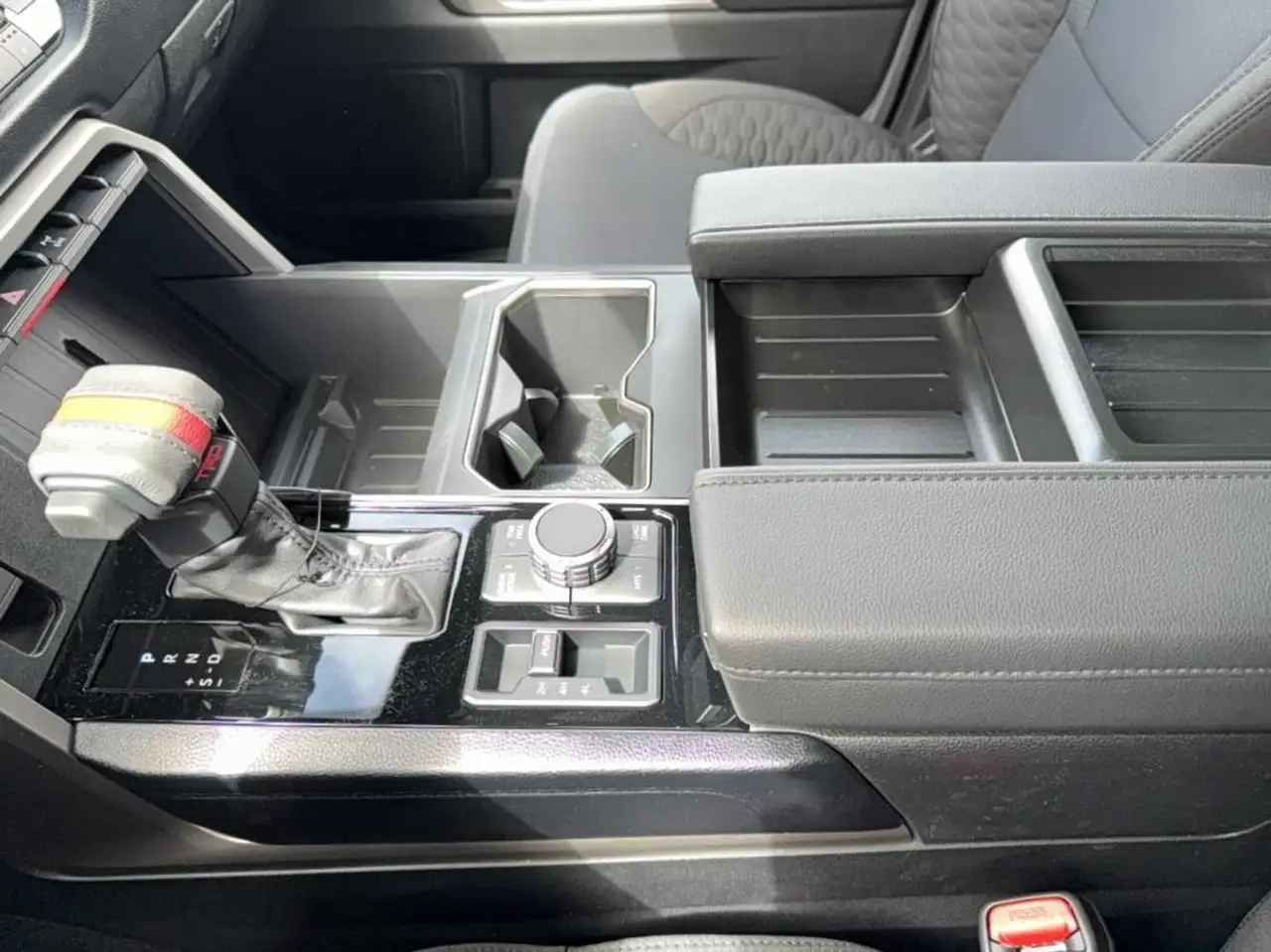 Toyota Tundra снимка Toyota Tundra