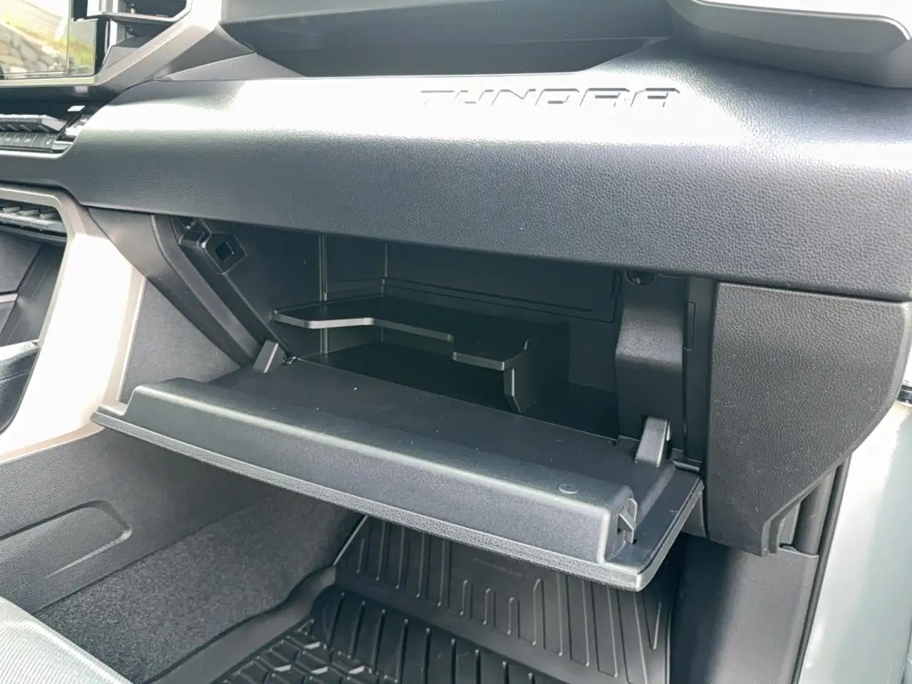 Toyota Tundra снимка Toyota Tundra