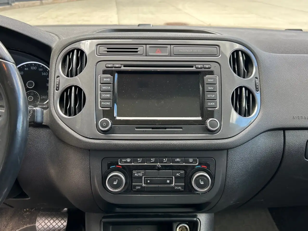 Volkswagen Tiguan снимка Volkswagen Tiguan