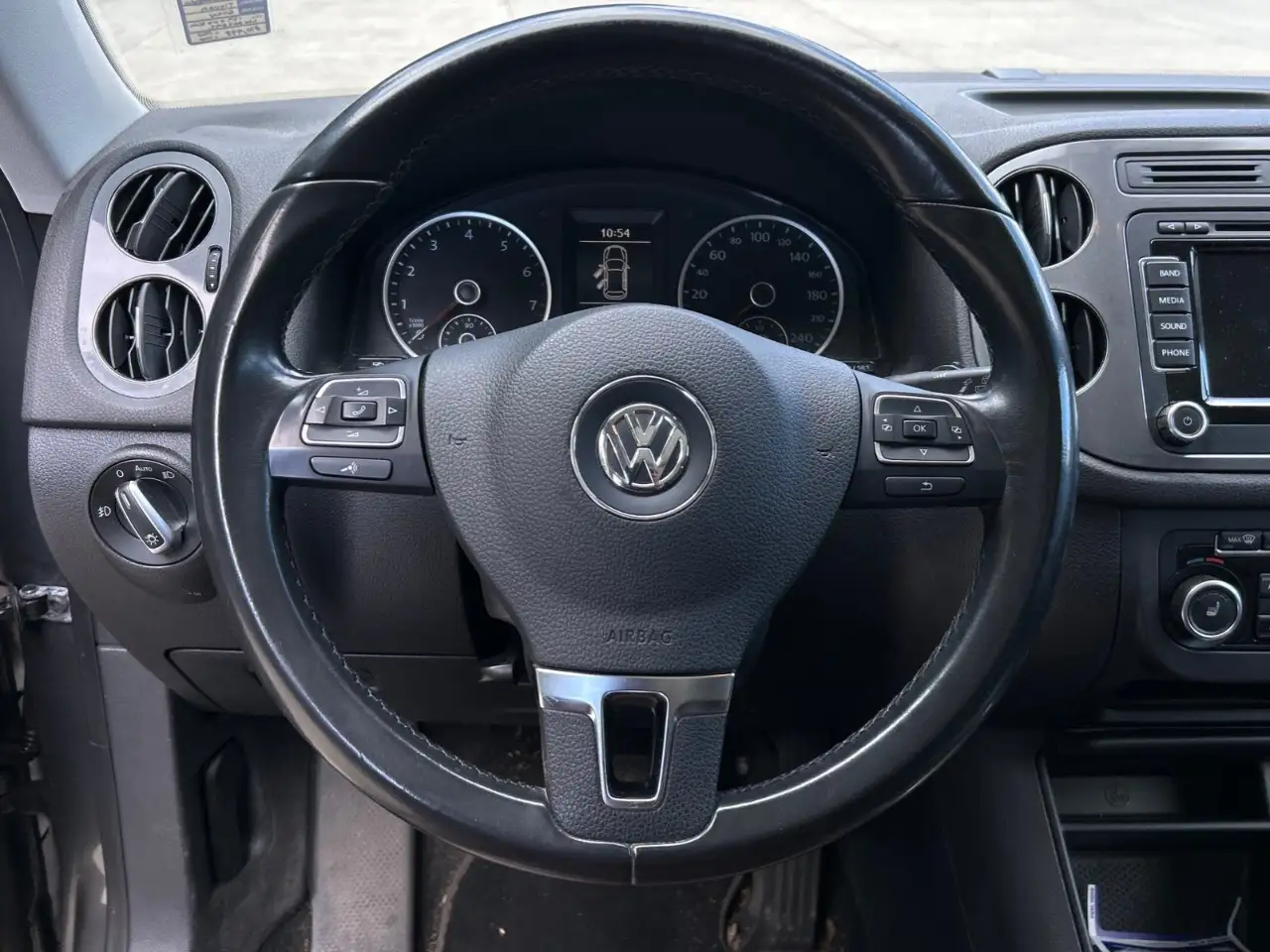 Volkswagen Tiguan снимка Volkswagen Tiguan