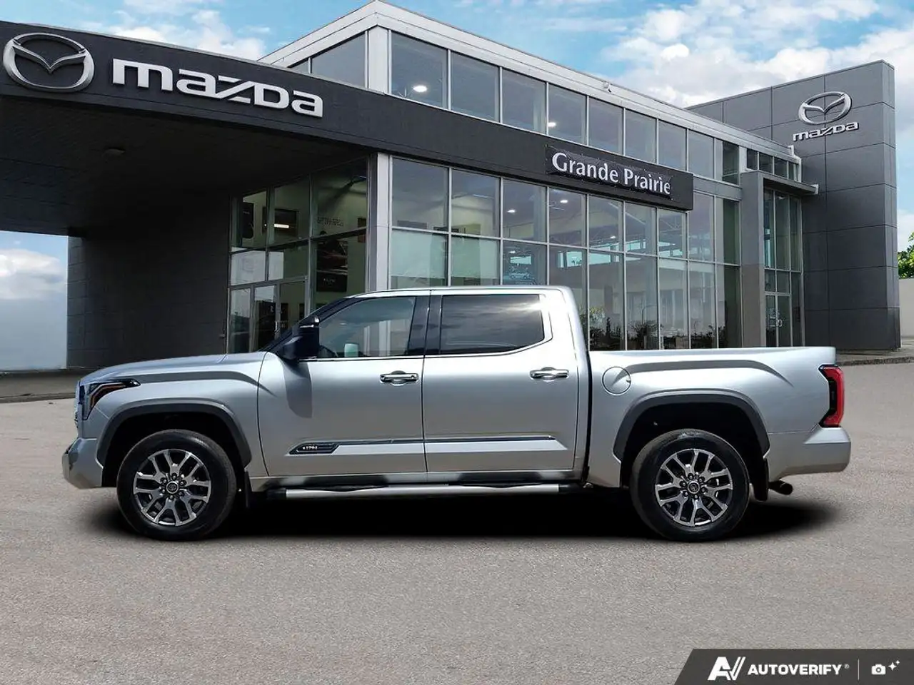 Toyota Tundra снимка Toyota Tundra