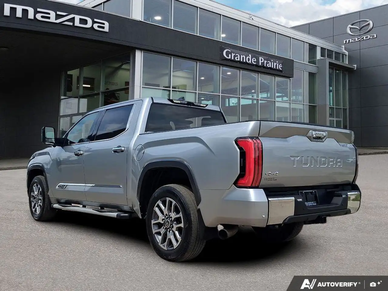 Toyota Tundra снимка Toyota Tundra