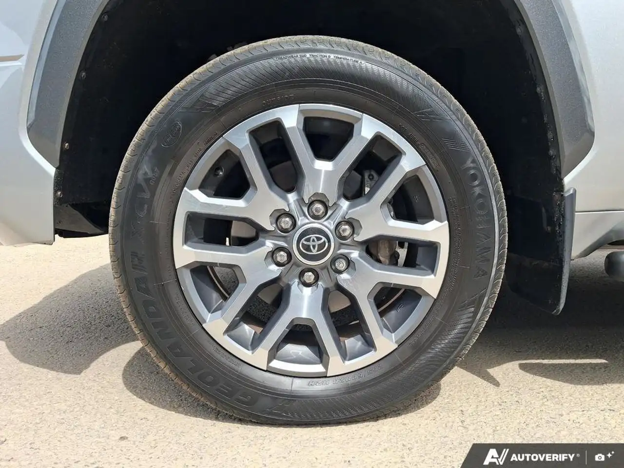 Toyota Tundra снимка Toyota Tundra