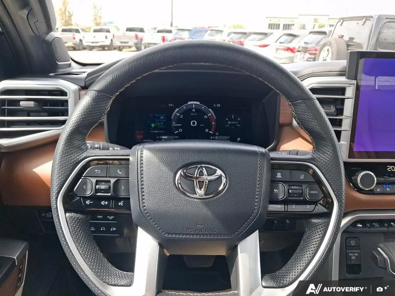 Toyota Tundra снимка Toyota Tundra
