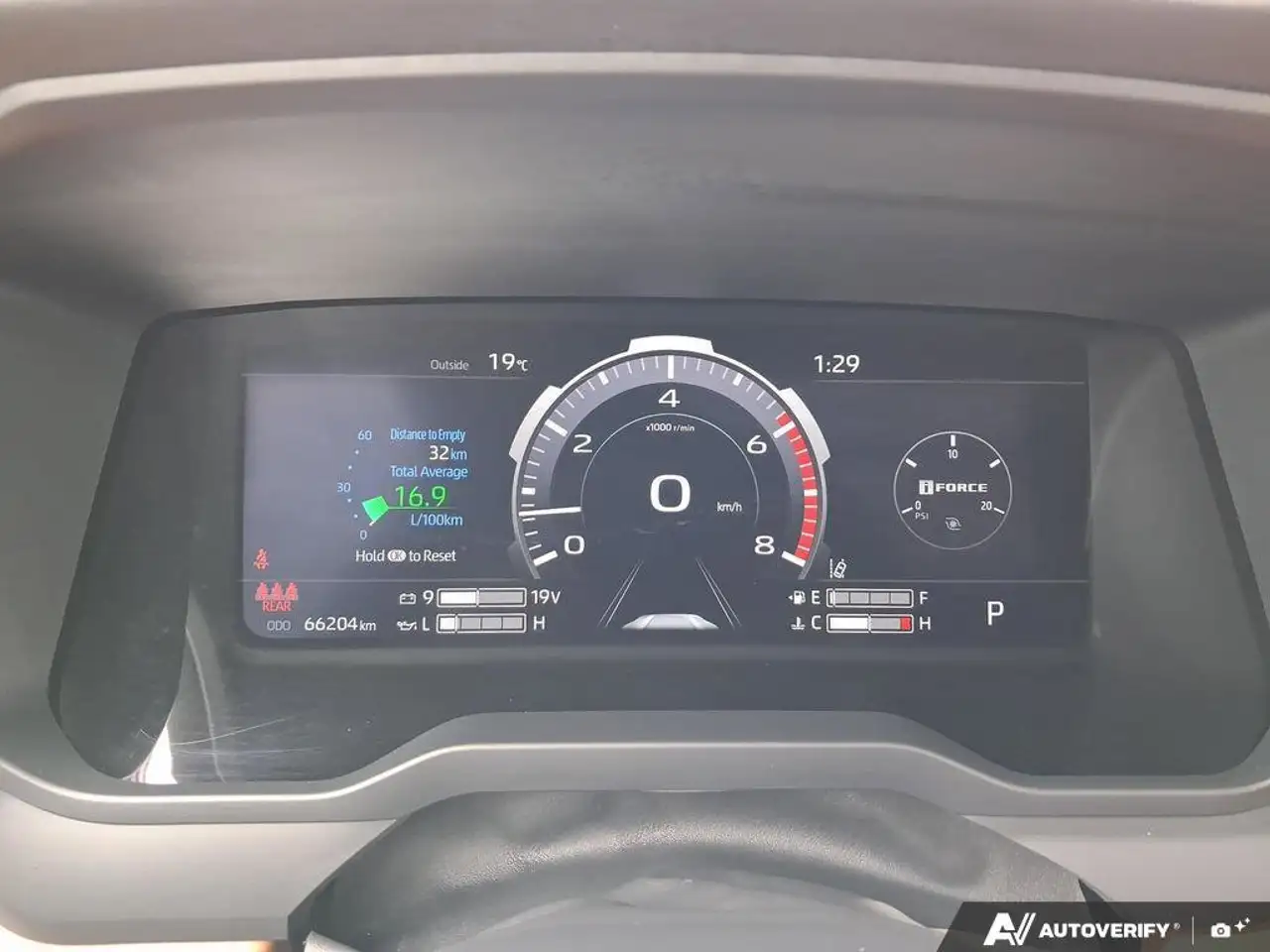 Toyota Tundra снимка Toyota Tundra