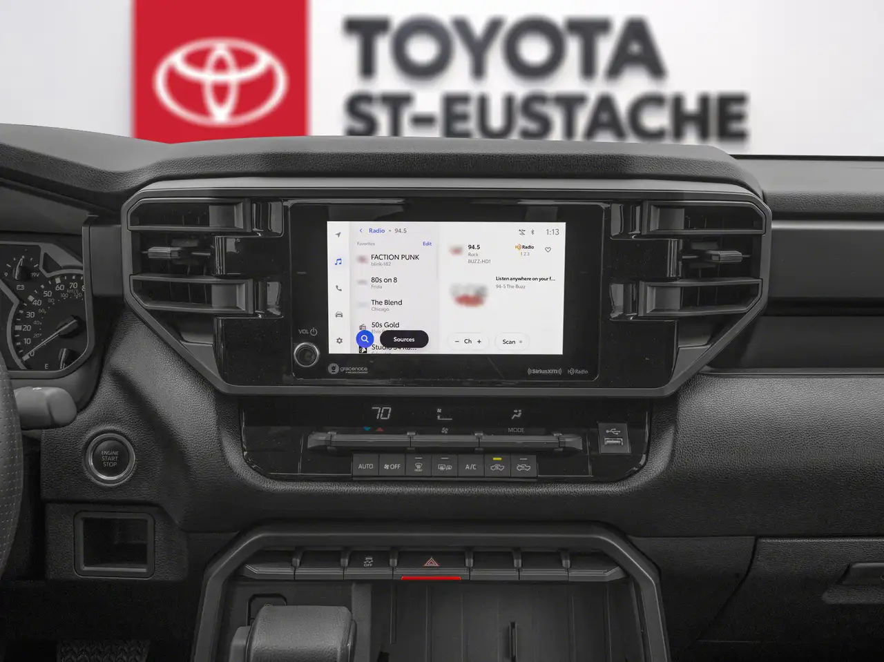 Toyota Tundra снимка Toyota Tundra