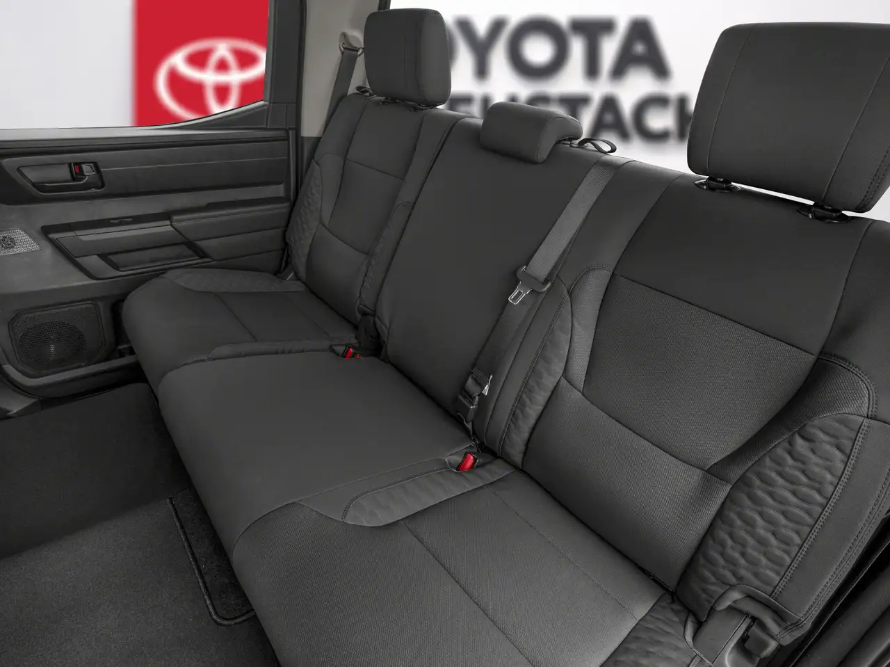 Toyota Tundra снимка Toyota Tundra