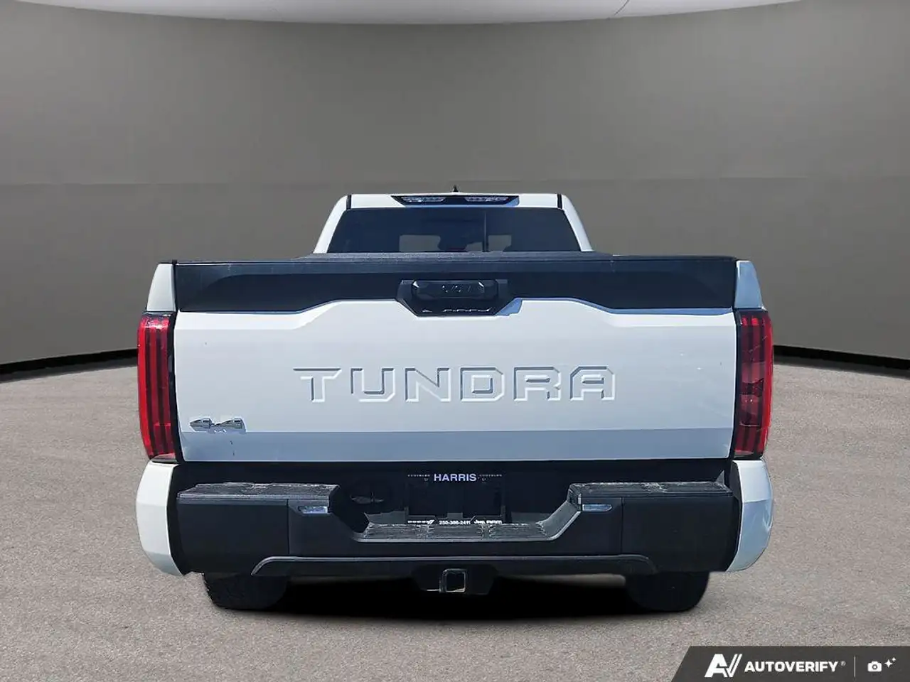 Toyota Tundra снимка Toyota Tundra