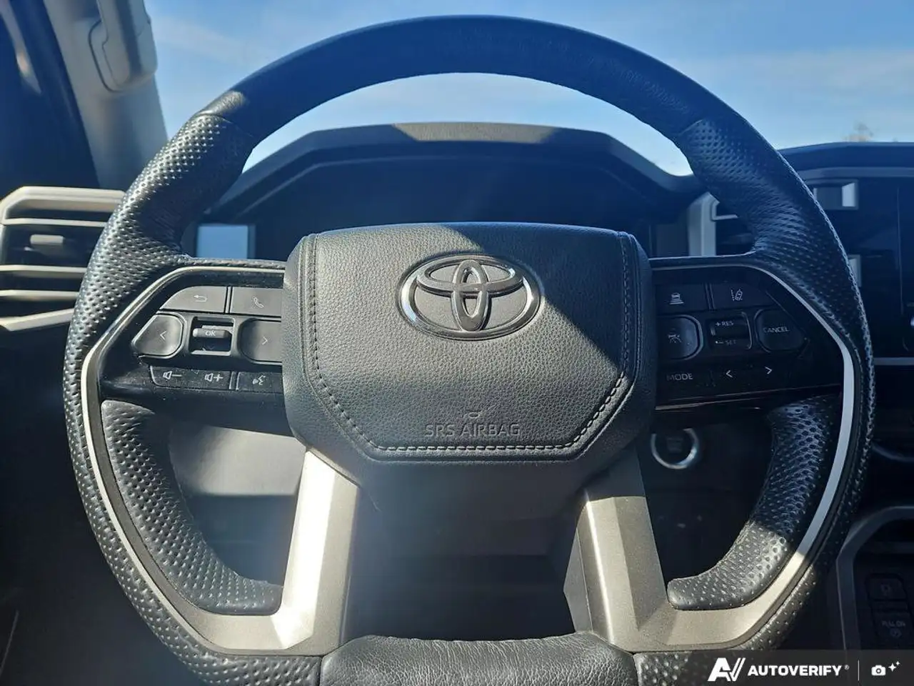 Toyota Tundra снимка Toyota Tundra