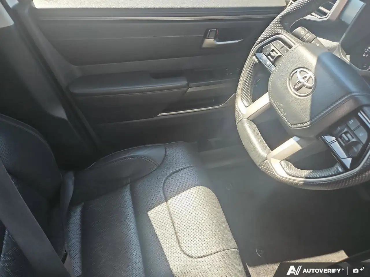 Toyota Tundra снимка Toyota Tundra
