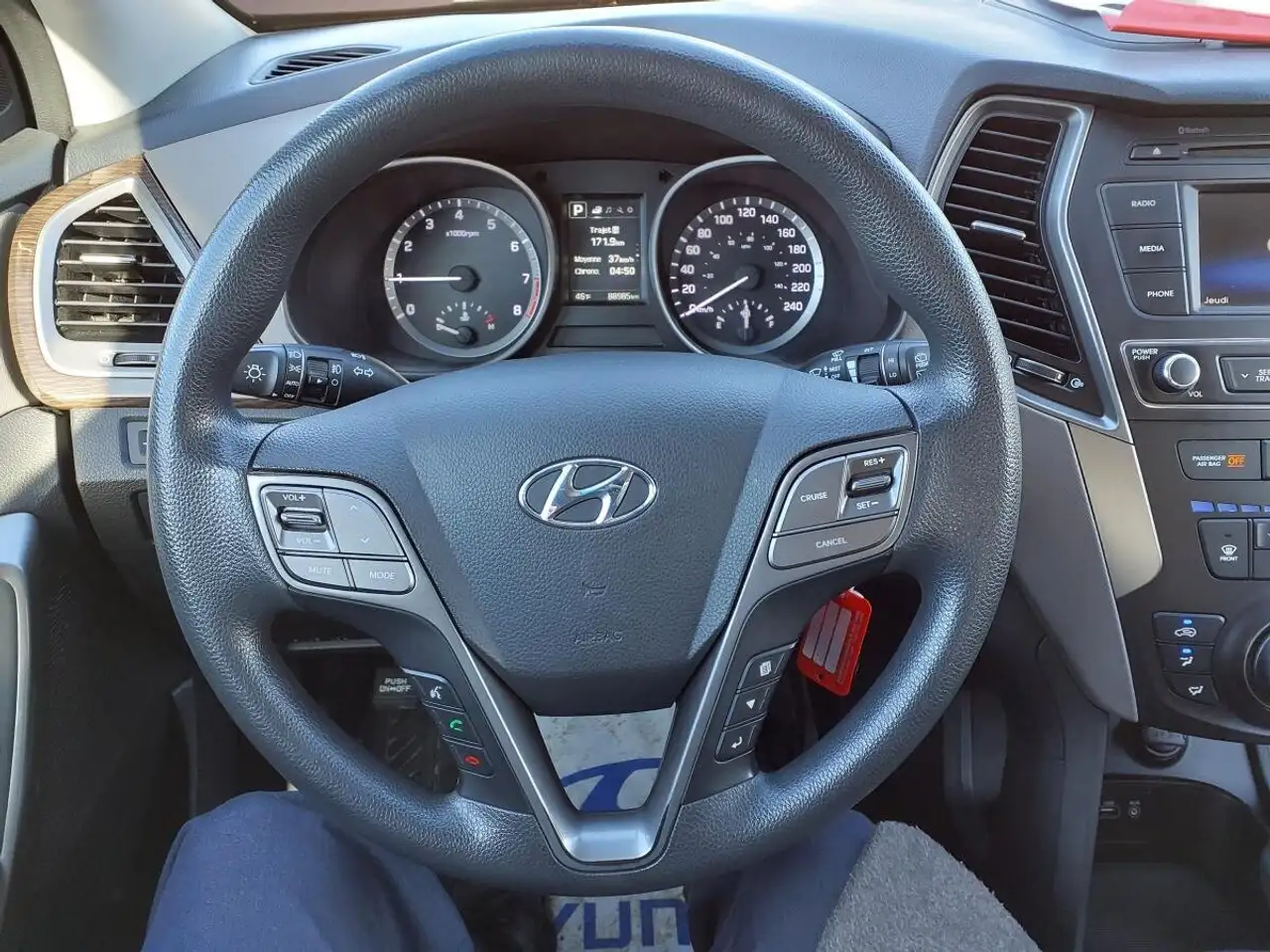 Hyundai SANTA FE снимка Hyundai SANTA FE