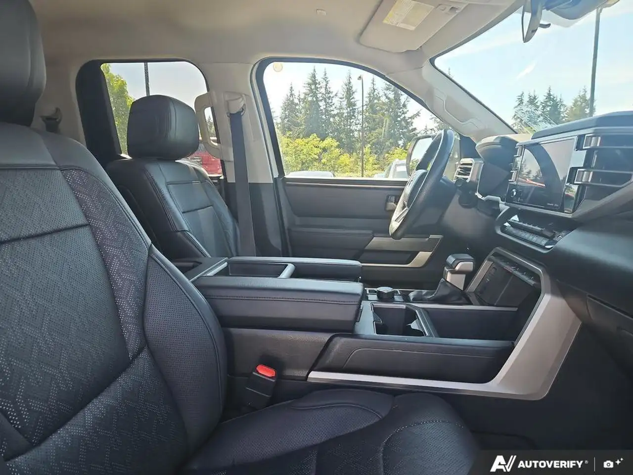 Toyota Tundra снимка Toyota Tundra