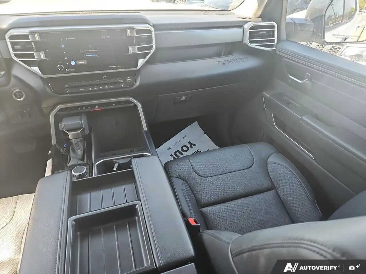 Toyota Tundra снимка Toyota Tundra