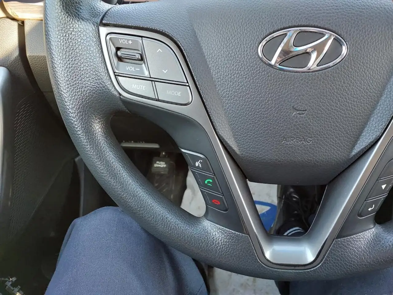 Hyundai SANTA FE снимка Hyundai SANTA FE