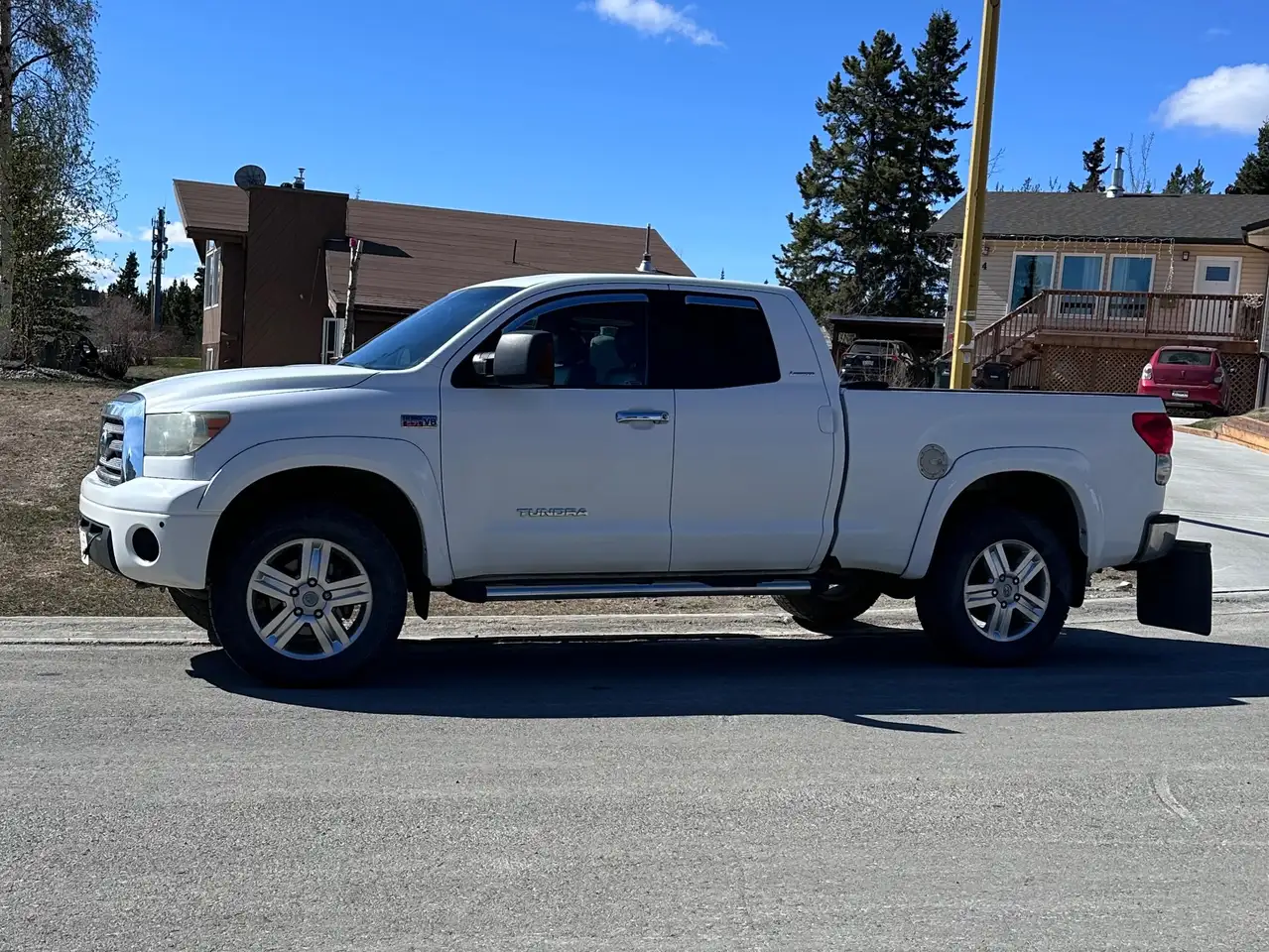 Toyota Tundra снимка Toyota Tundra