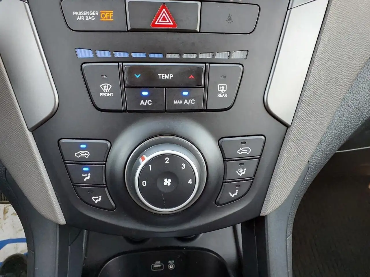 Hyundai SANTA FE снимка Hyundai SANTA FE