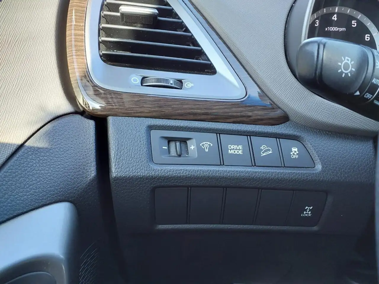 Hyundai SANTA FE снимка Hyundai SANTA FE