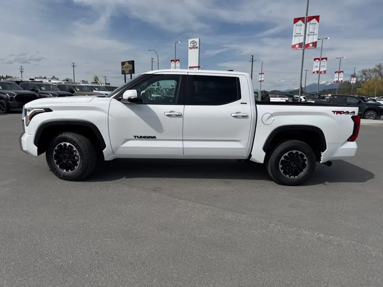 Toyota Tundra снимка Toyota Tundra
