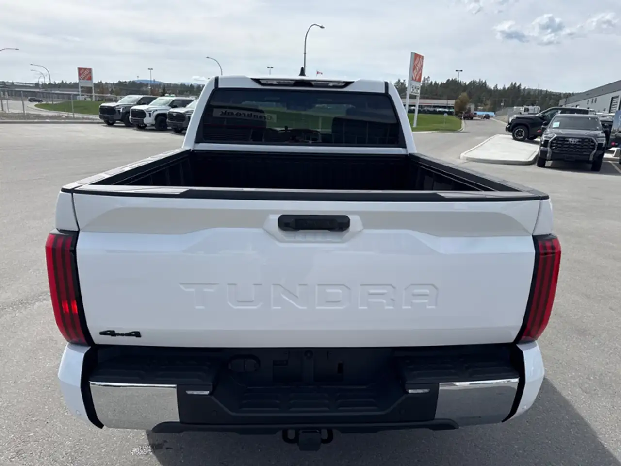 Toyota Tundra снимка Toyota Tundra