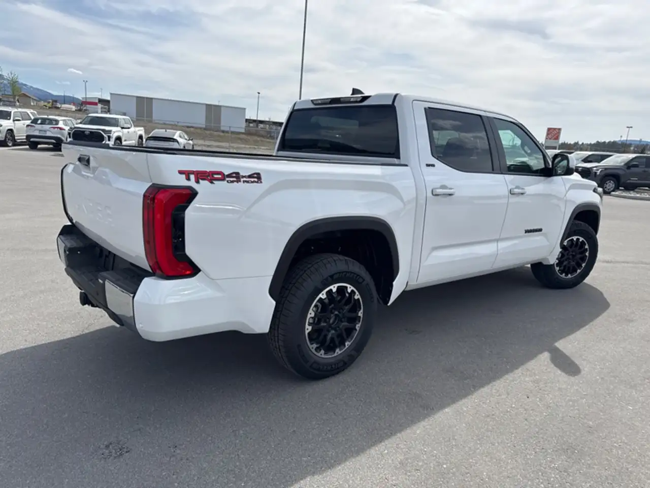Toyota Tundra снимка Toyota Tundra