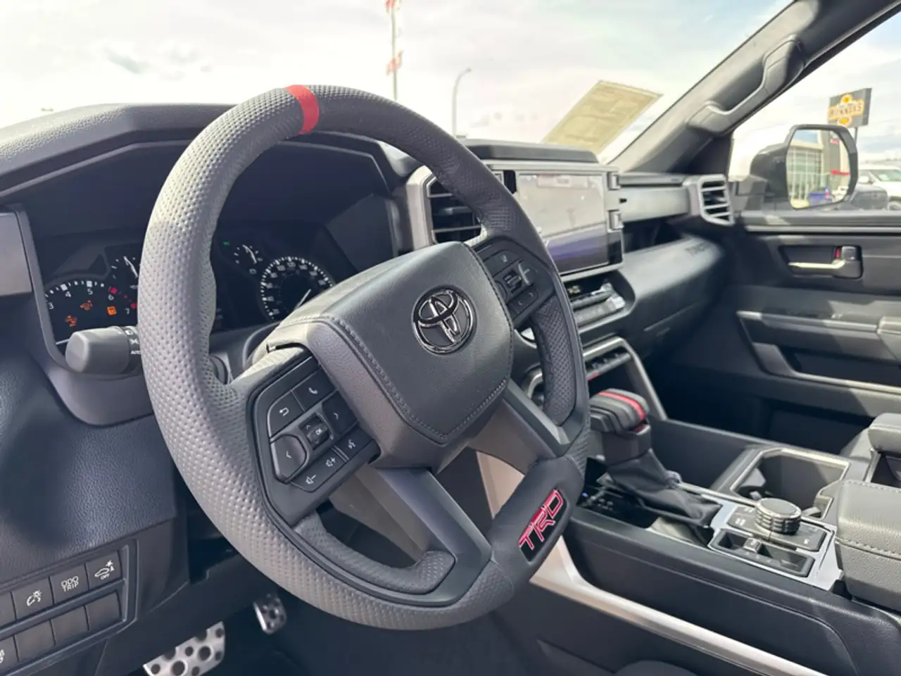 Toyota Tundra снимка Toyota Tundra