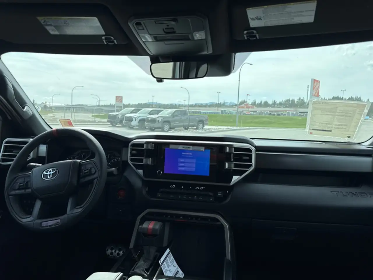 Toyota Tundra снимка Toyota Tundra