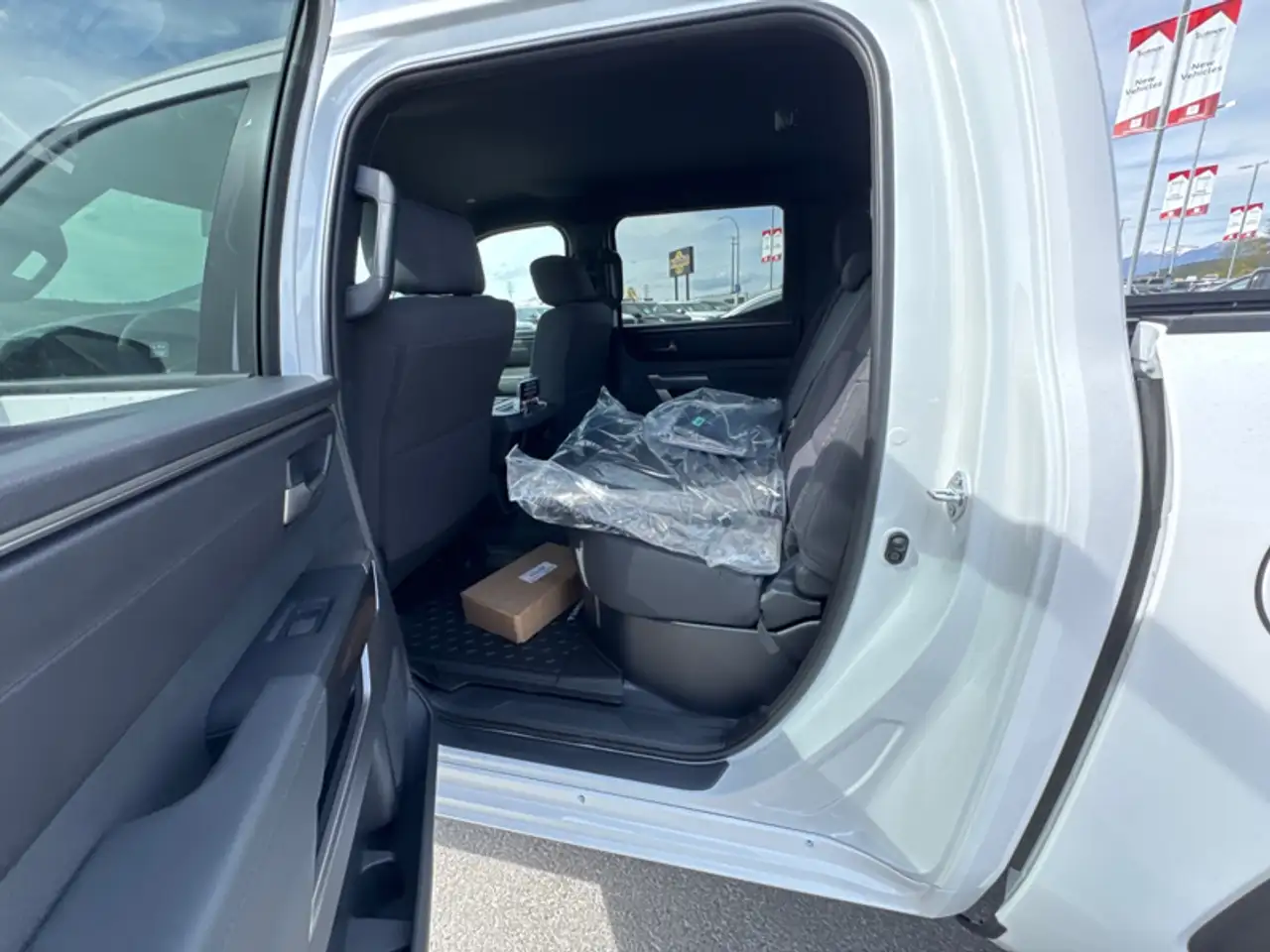 Toyota Tundra снимка Toyota Tundra